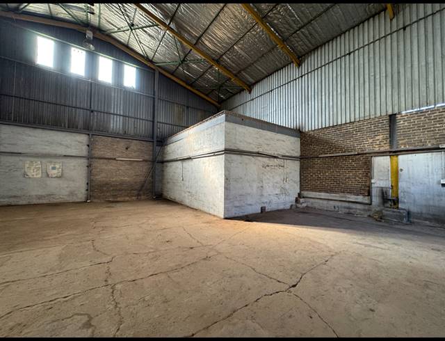 349M² WAREHOUSE TO LET IN MANUFACTA